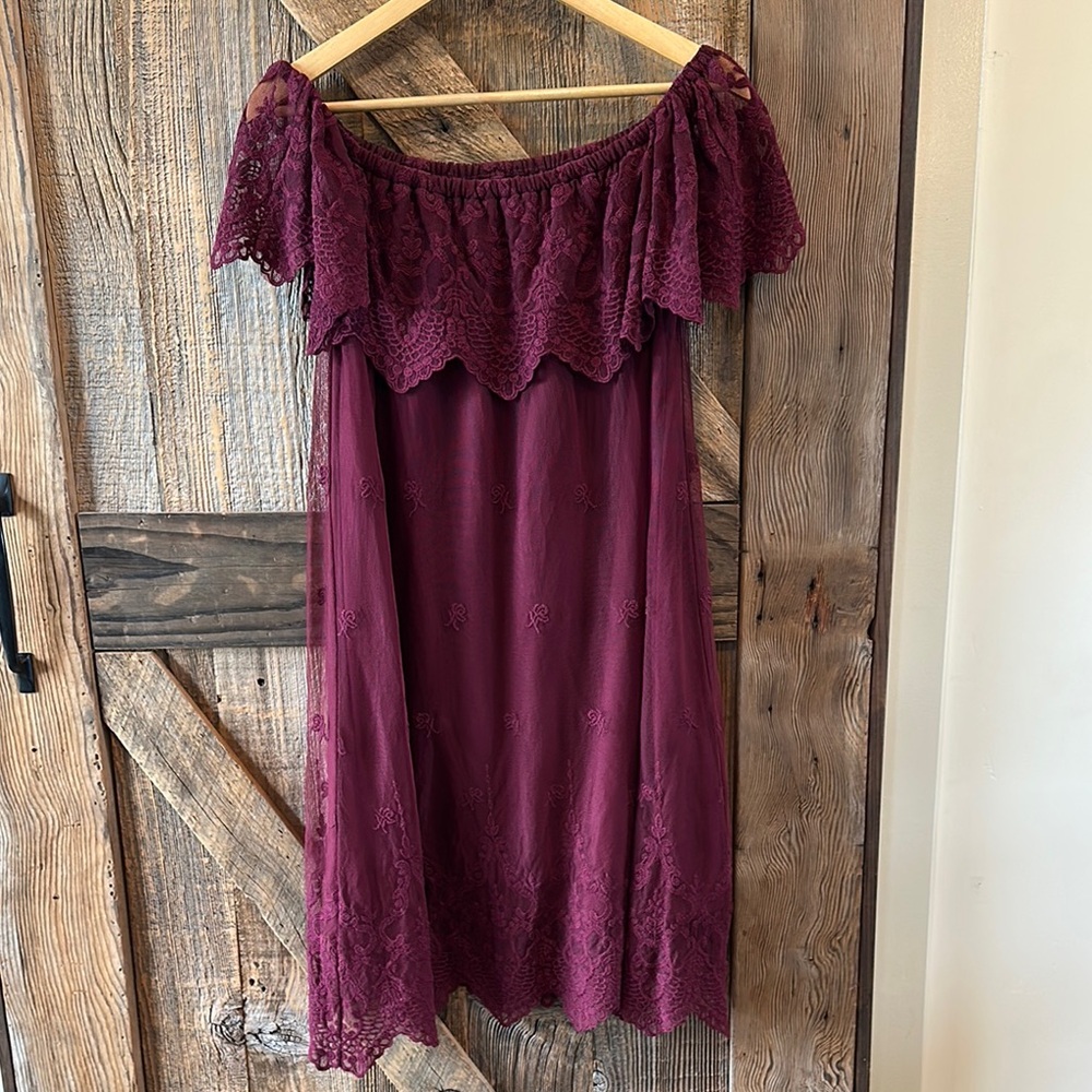 Elegant Off-Shoulder Lace Dress in Burgundy